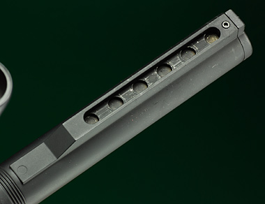 ストックチューブは6ポジションタイプ