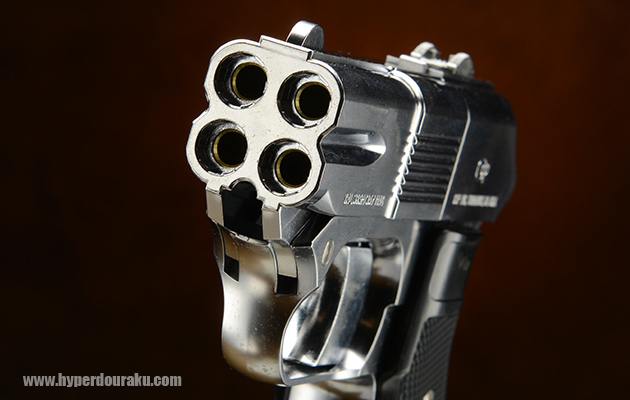 迫力の4本の銃身
