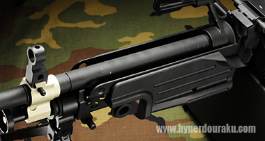 バレルジャケットはバレルに被さって填まっているだけ