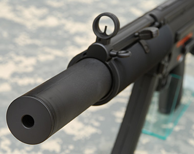 サイレンサー部分は樹脂製