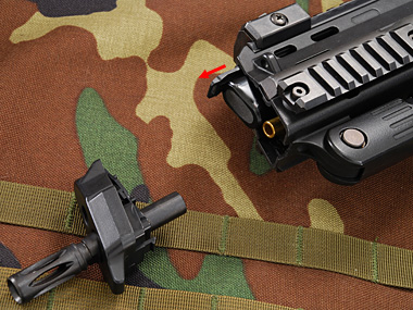 バッテリーを取り出す