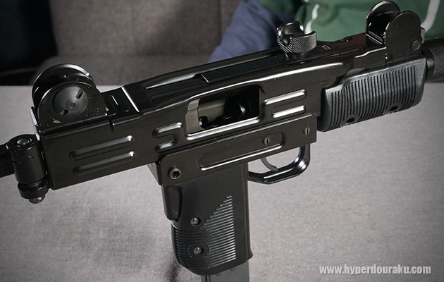 コッキングハンドル