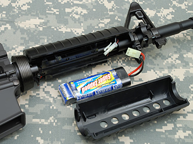 バッテリーはミニタイプ