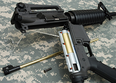 実銃同様にテイクダウン