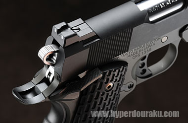 リアサイトには10-8(テンエイト)タイプ