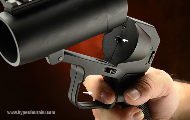 カートのバルブを開放する仕組み