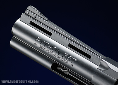 バレル上部　ベンチレーテッドリブ　フロントサイト