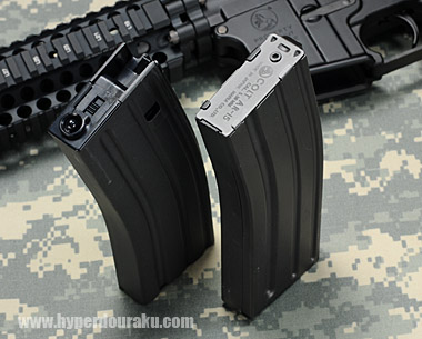 マガジンは6mmBB弾を82発装填