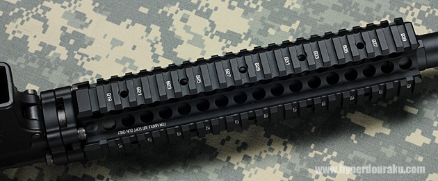 ライトレイルの下面