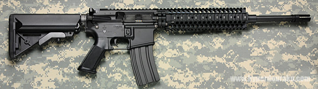 RECCEライフル　右側面