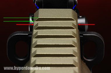 左右で深さが異なるレールの溝