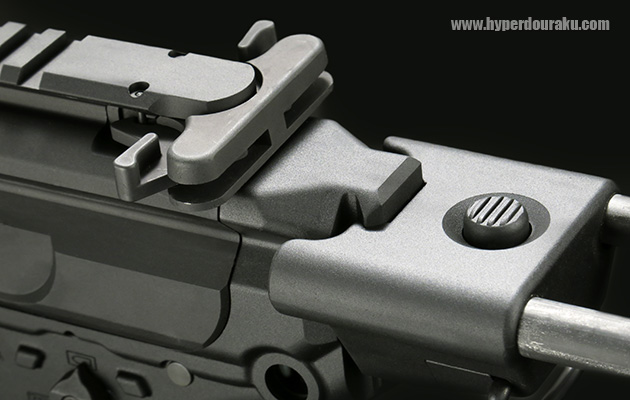 チャージングハンドル