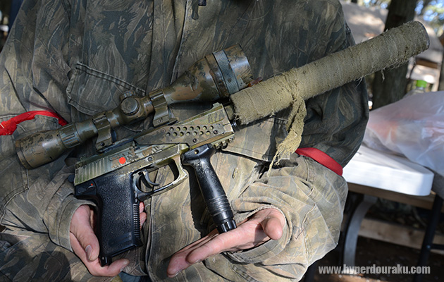 大型のライフルスコープ