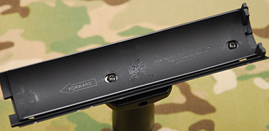 アンダーレールの裏側