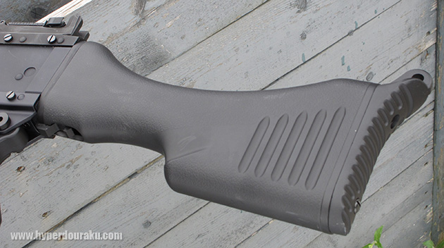 ストックは樹脂製