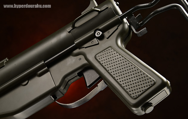 レシーバー一体式のグリップ