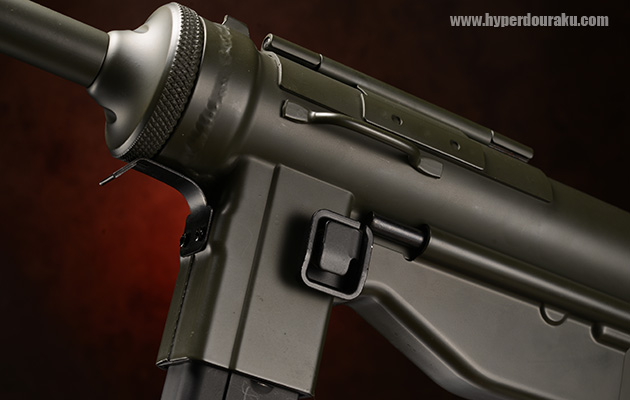 マガジンキャッチやスリングフック