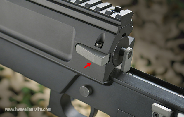 左側後部にあるボタン