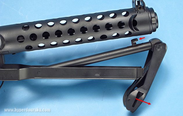 ストックエンド(バット部)を引き起こします