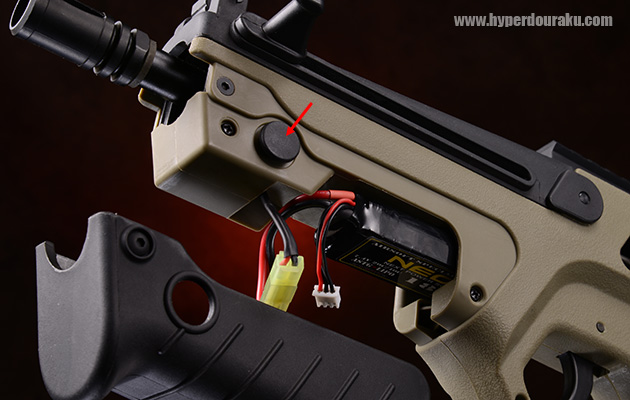 ハンドガード内にバッテリーを収納