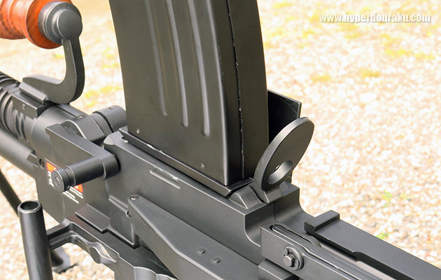 マガジンキャッチ