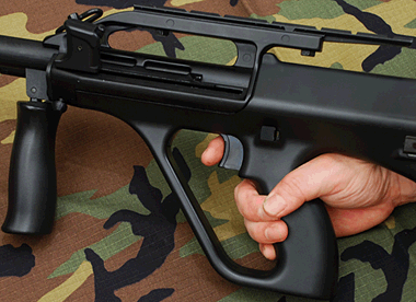 トリガーは半分引くとセミオート