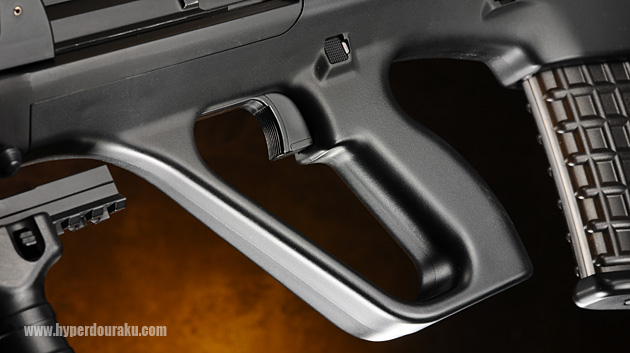 グリップも独特の形状