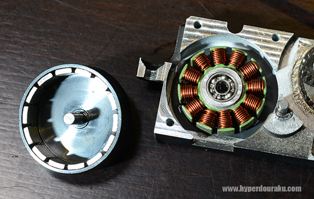 小型のブラシレスモーター