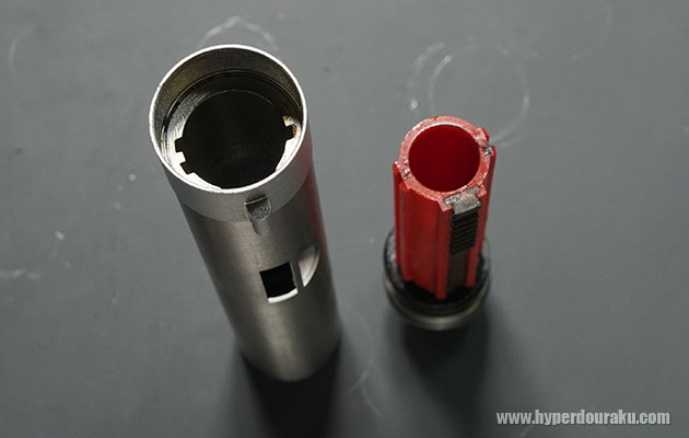 ピストンガイド