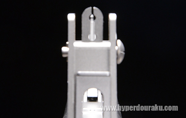 アイアンサイトが狙いにくい