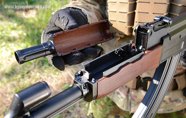 アッパーハンドガードが取り外せる