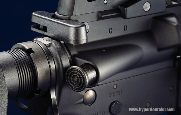 チャージングハンドル