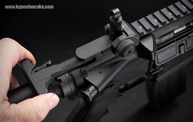 チャージングハンドル