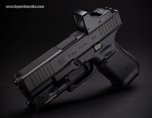 マイクロドットサイトとウエポンライト