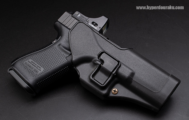 CTCホルスターに収まる