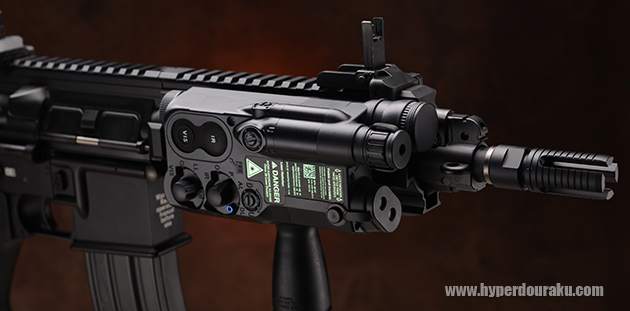 右側面に取り付ける