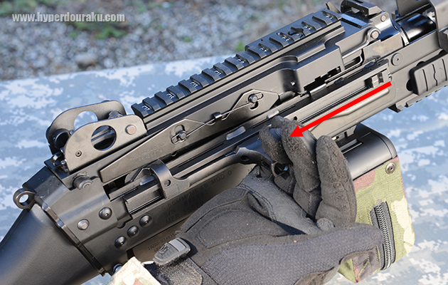 コッキングハンドル