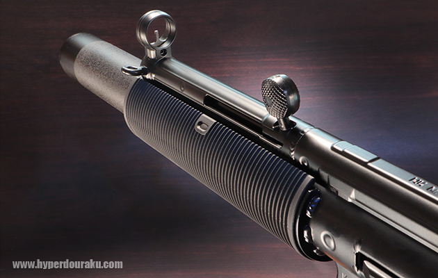 コッキングハンドルの角度