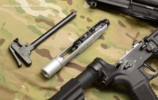 ボルトを引き抜く