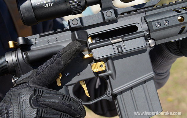 ボルトリリースが右側にも