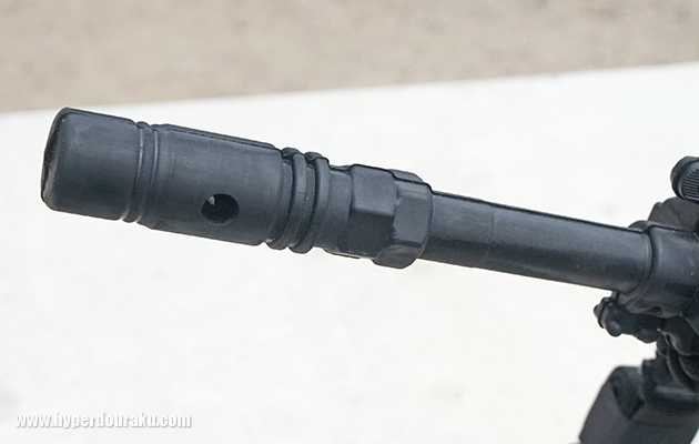 左側に小さな穴