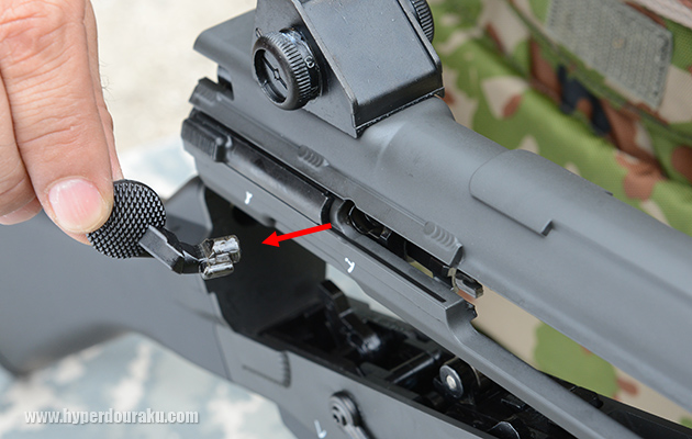 引っ張れば取り外せる