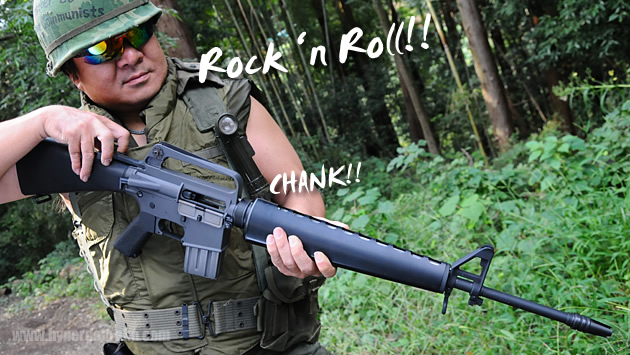 チャージングハンドル