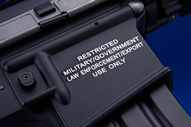 ローエンフォースメントオンリーの白文字