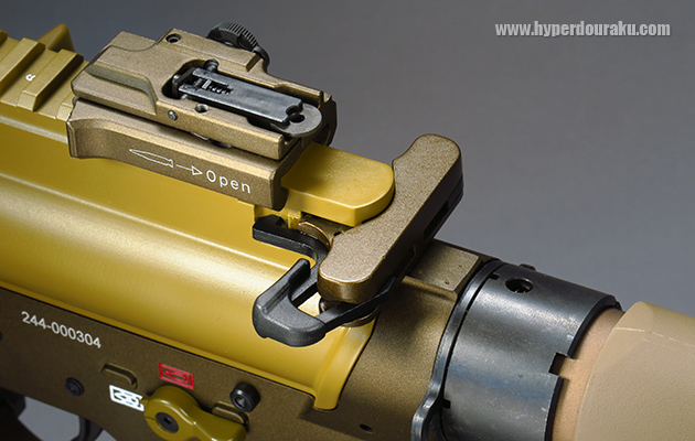 チャージングハンドル