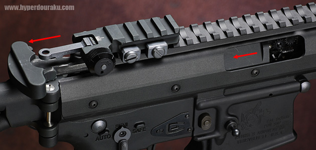 チャージングハンドル　ボルト連動