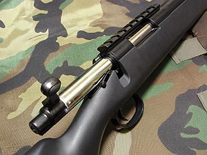 ボルトの引きはスムーズ