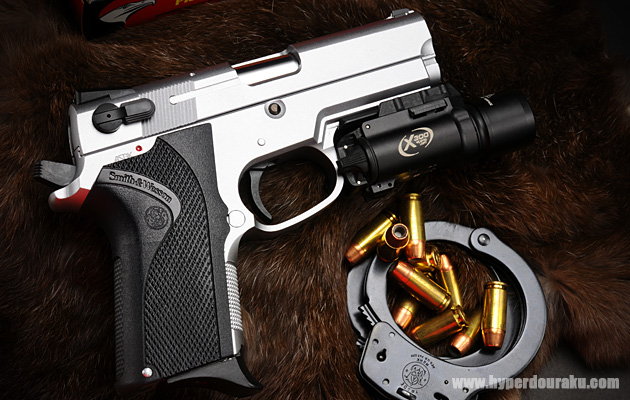 SUREFIREのX300を装着