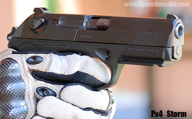 実銃のPx4 ストーム