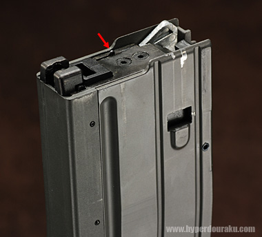 マガジンは6mmBB弾を50発装填